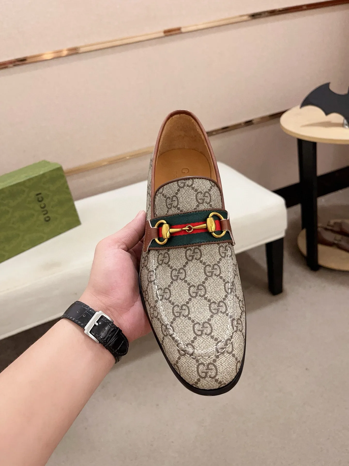 Men's shoes 💰: 520💰 (GUCCI) New product series ss hot new products 💢 💠 Casual suit shoes 👞, top imported materials Upper hardware buckles and shoe side logos, insoles and soles with brand logos 💠 💎 Upper: imported PVC material 100% 💎 Lining: cowhide/100% 💎Feet: cowhide/100% 💎Sole: rubber/100% 💎SIZE: 38 39 40 41 42 43 44 Can be customized 45